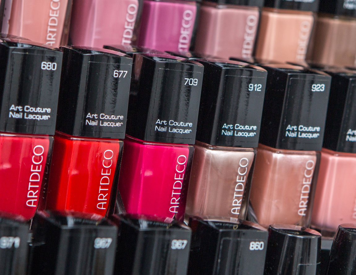 Display mit Nagellack